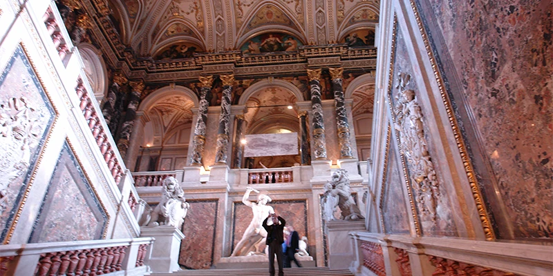 Kunsthistorisches Museum interior gallery
