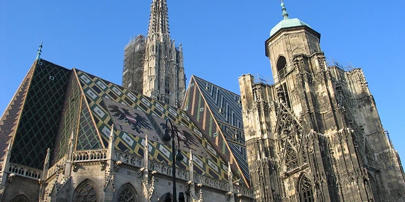 Stephansdom exterior with its zigzag patterned roof tiles