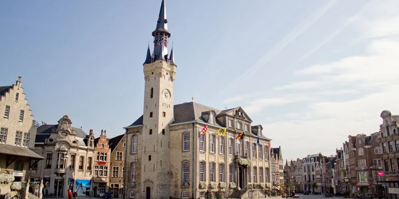 Lier architecture