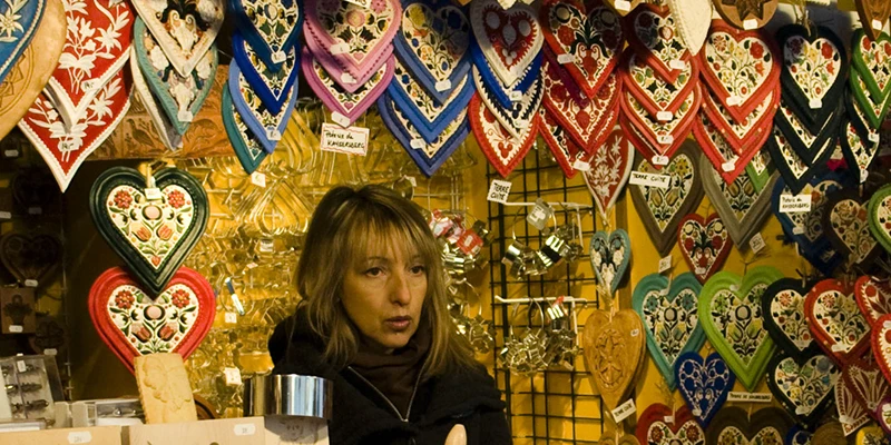 Stall of decorated gingerbread hearts at the Kaysersberg Christmas market