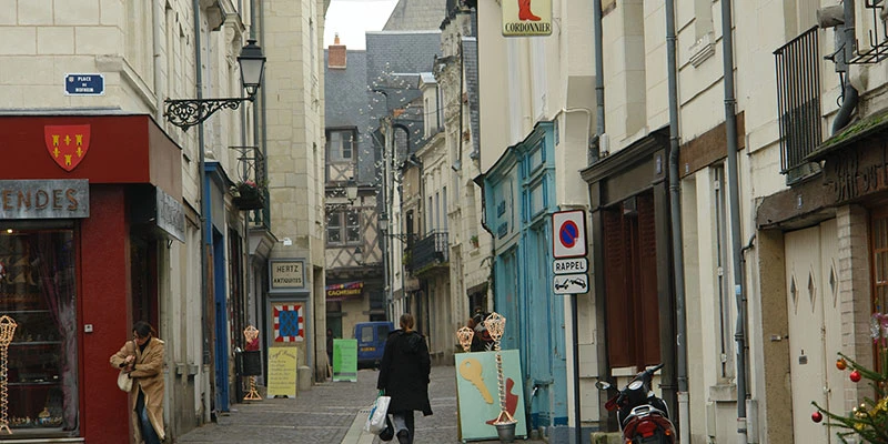 Chinon25 07dec