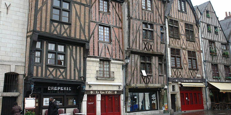 Tours13 07dec