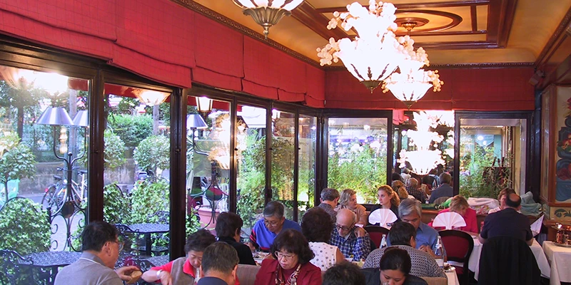 The dining room at Au Pied de Cochon near Les Halles, Paris