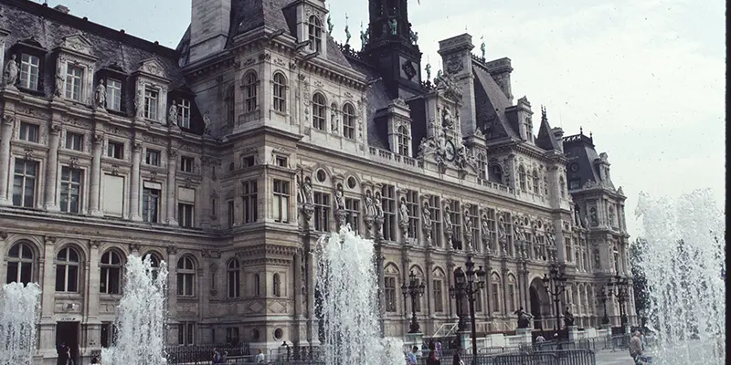 The Hôtel de Ville and its fountains, Paris