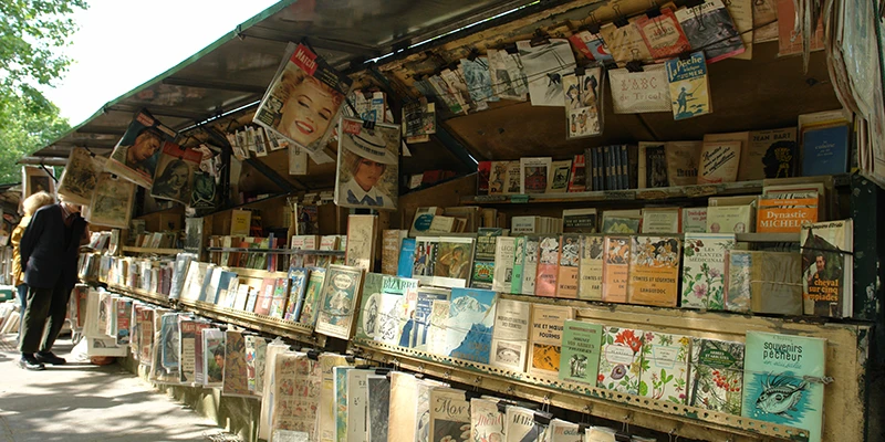 Bouquiniste book stalls along the Seine, Paris