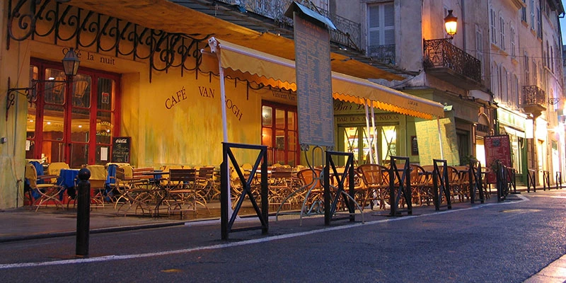 Arles (52)
