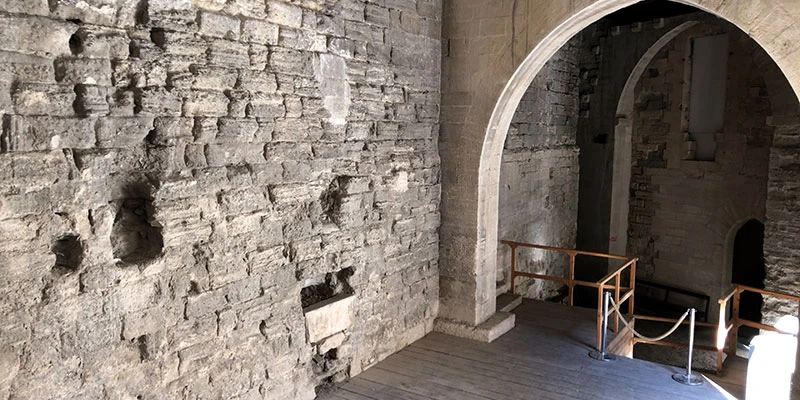 Avignon pope palace