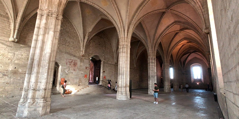 Avignon pope palace