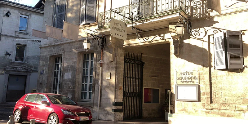 Av 4 5 avignon w restrnts 00 00 21 11 still002