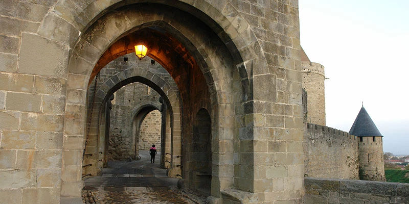 Walls carcassonne 2018 narbonne gate11