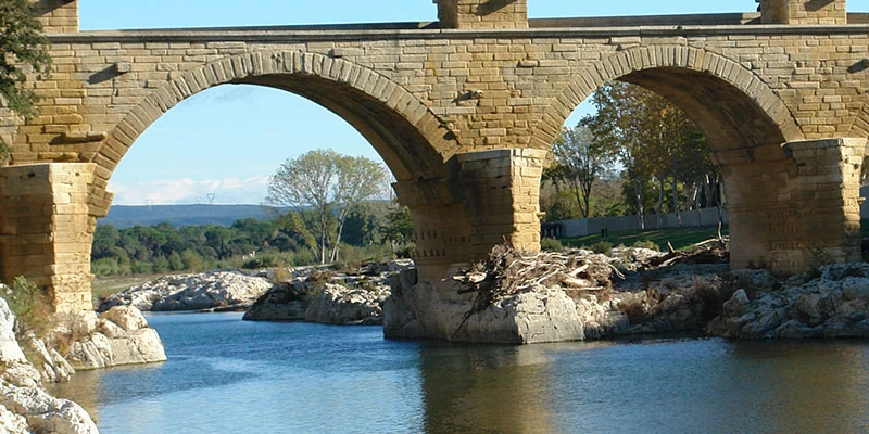 Pont du Gard side view