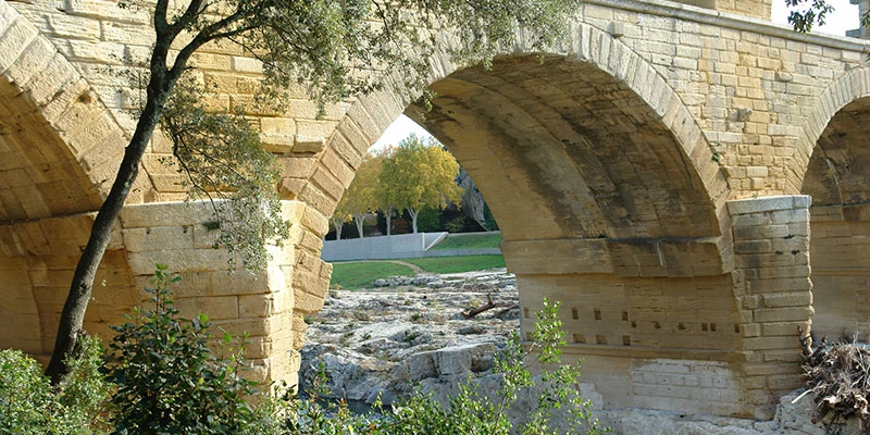 Pont du Gard arches