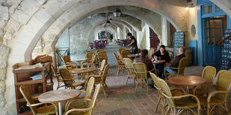 Uzes29