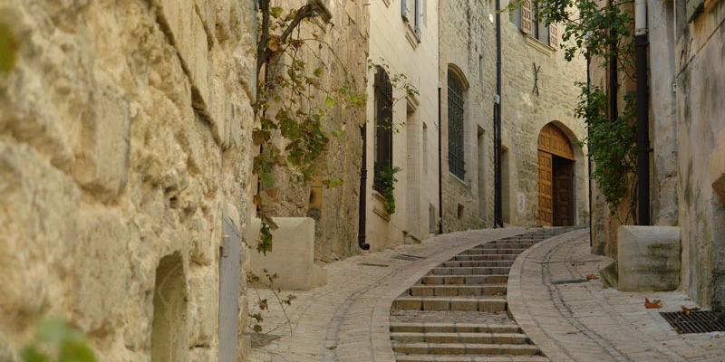 Uzes67