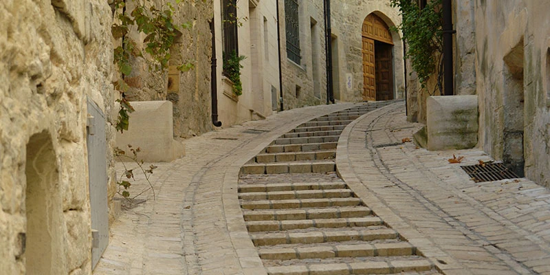Uzes72