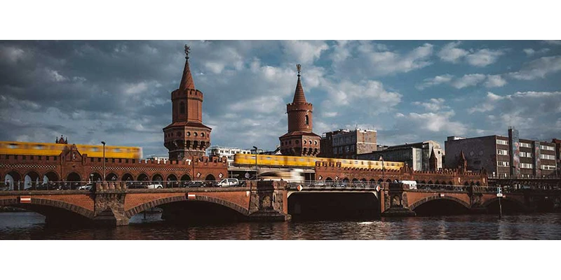 Berlin un (3) a