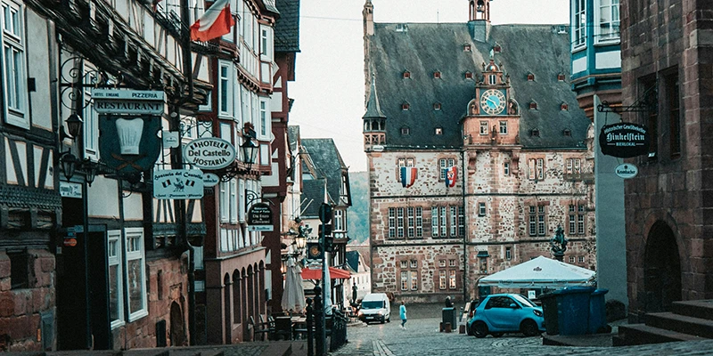 the market square with timber-framed houses