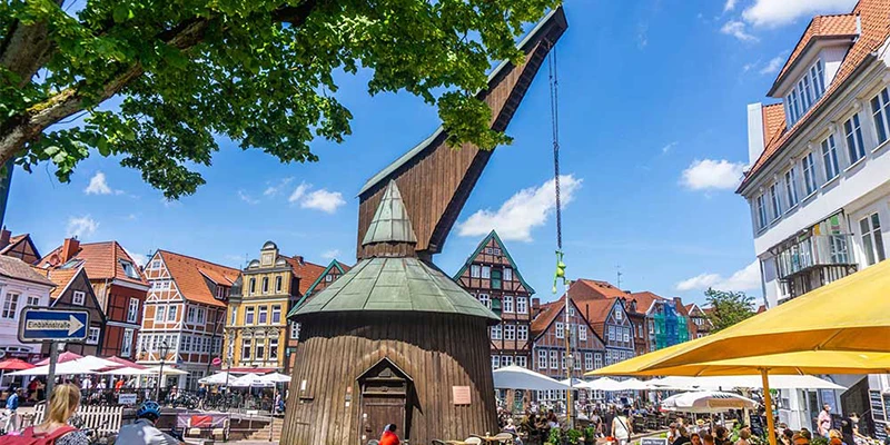 Stade harbour crane innenstadt juni21 dm 49 scaled