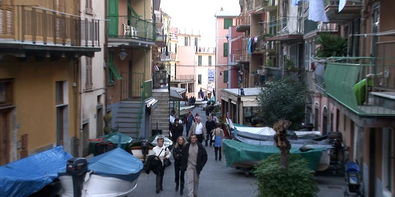Manarolla 00 13 10 06 still264