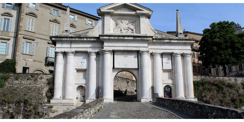 Venetian Walls