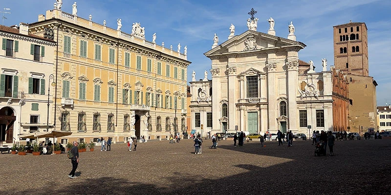 Mantua 00 03 29 14 still074