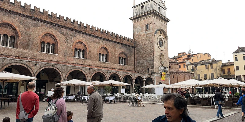 Mantua 00 09 56 21 still196