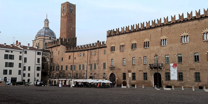 Mantua italy with local guide 00 31 43 11 still012