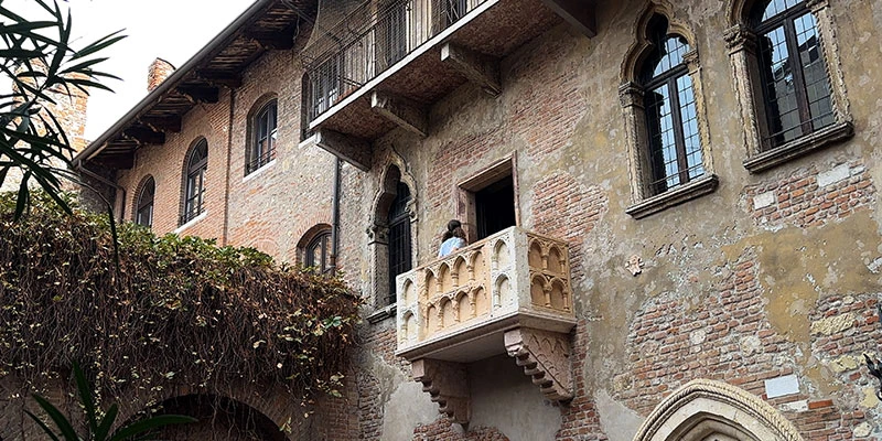 Juliet balcony
