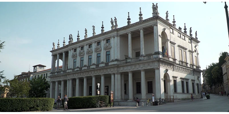 Vicenza 00 10 05 23 still021