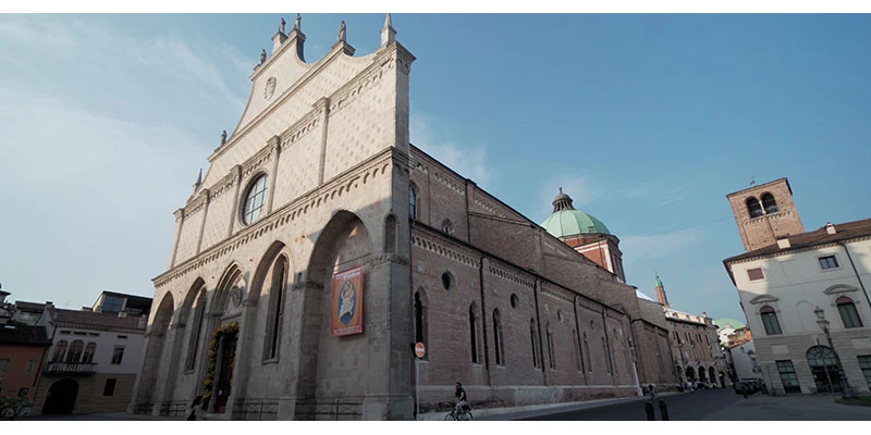 Vicenza 00 19 15 06 still095