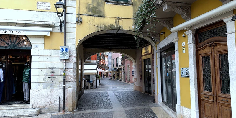 Peschiera old town