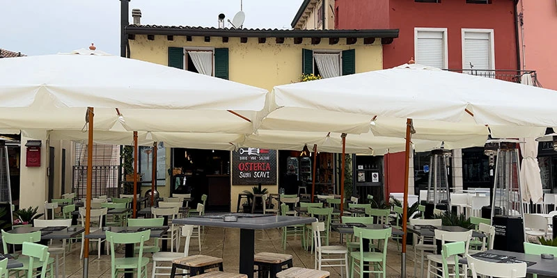 Peschiera walls view