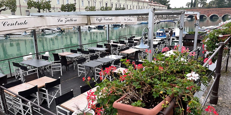Peschiera city center