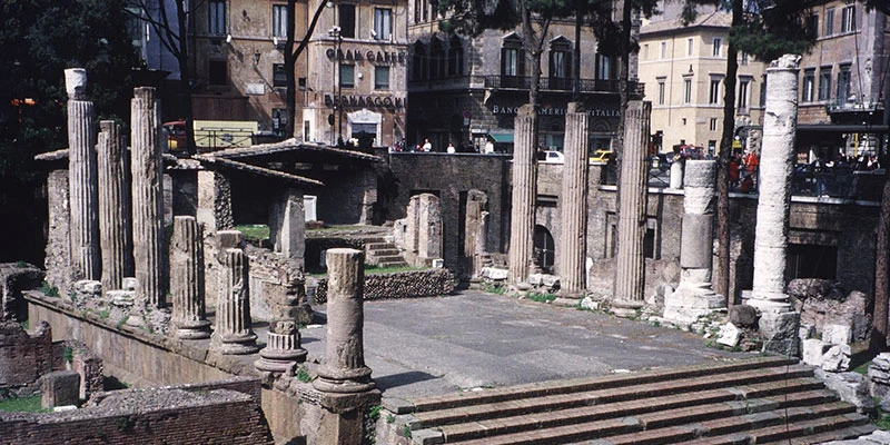 Largo Argentina temples