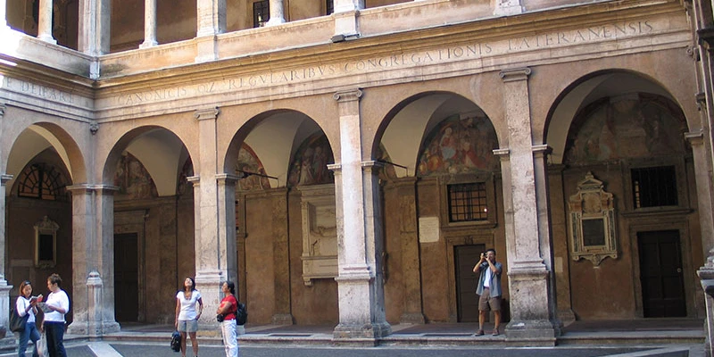 Santa Maria della Pace piazza
