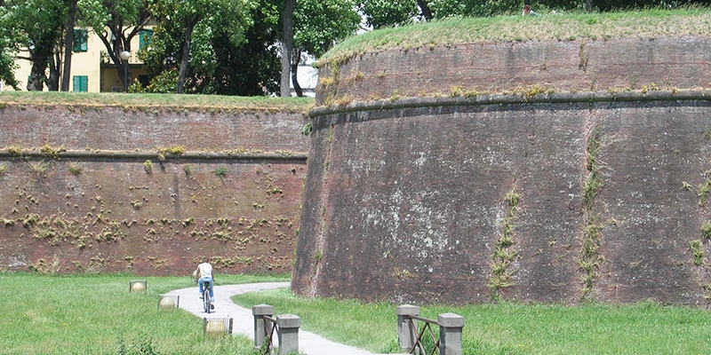 Lucca04a