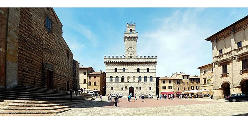 Montepulciano piazza grande free