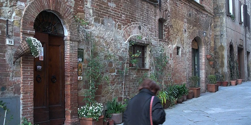 Pienza complete movie 00 02 36 16 still110