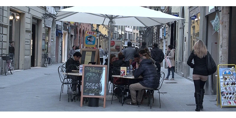 Pisa tower and town n2l 00 01 18 08 still034