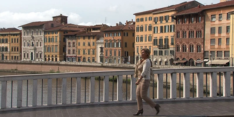 Pisa tower and town n2l 00 06 22 00 still167