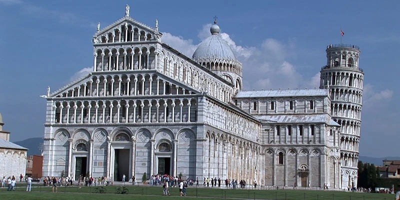 Pisa tower and town pictures 00 18 39 28 still152