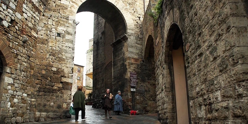 San gimignano main movie 00 01 40 21 still039