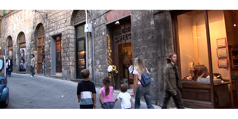 Siena ff 00 21 15 06 still376