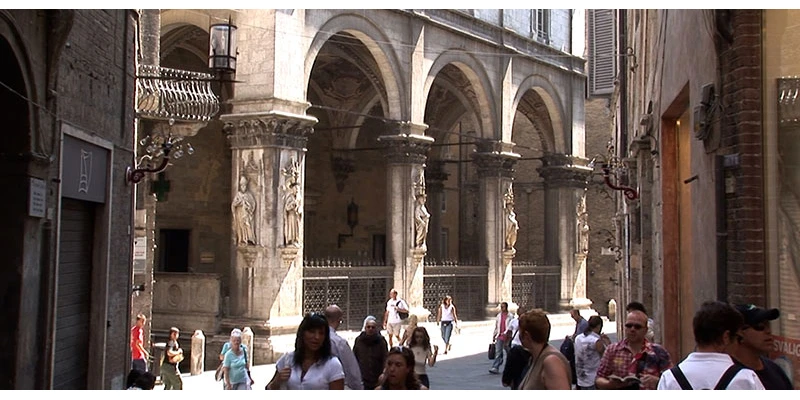 Siena ff 00 01 01 17 still025 915 low