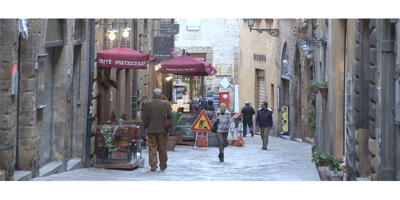 Volterra ff 00 02 25 09 still044