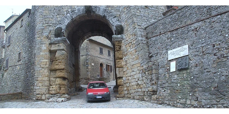 Volterra ff 00 03 24 23 still058 b