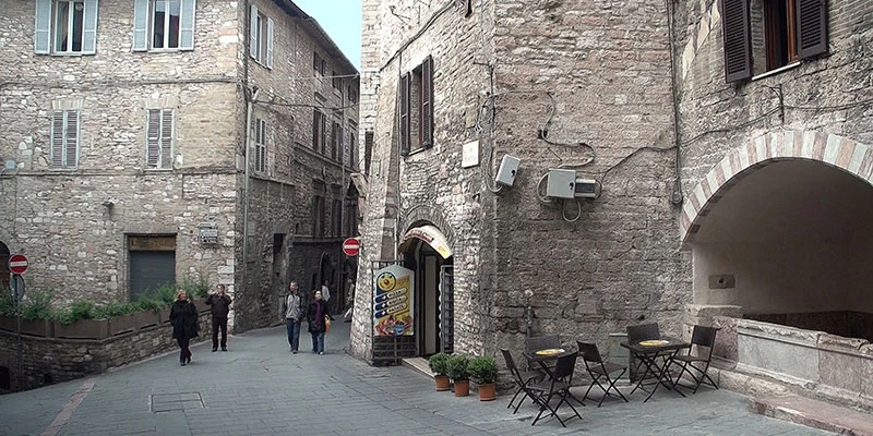 Assisi 00 04 25 17 still083