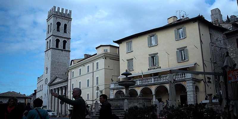 Assisi 00 05 57 12 still109