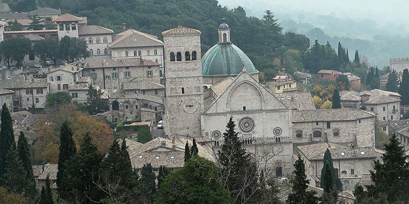 Assisi 00 12 29 17 still184