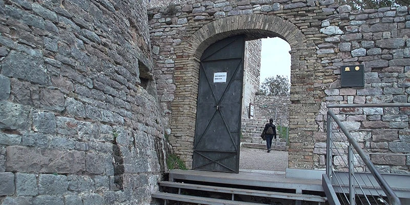 Assisi 00 13 06 15 still192